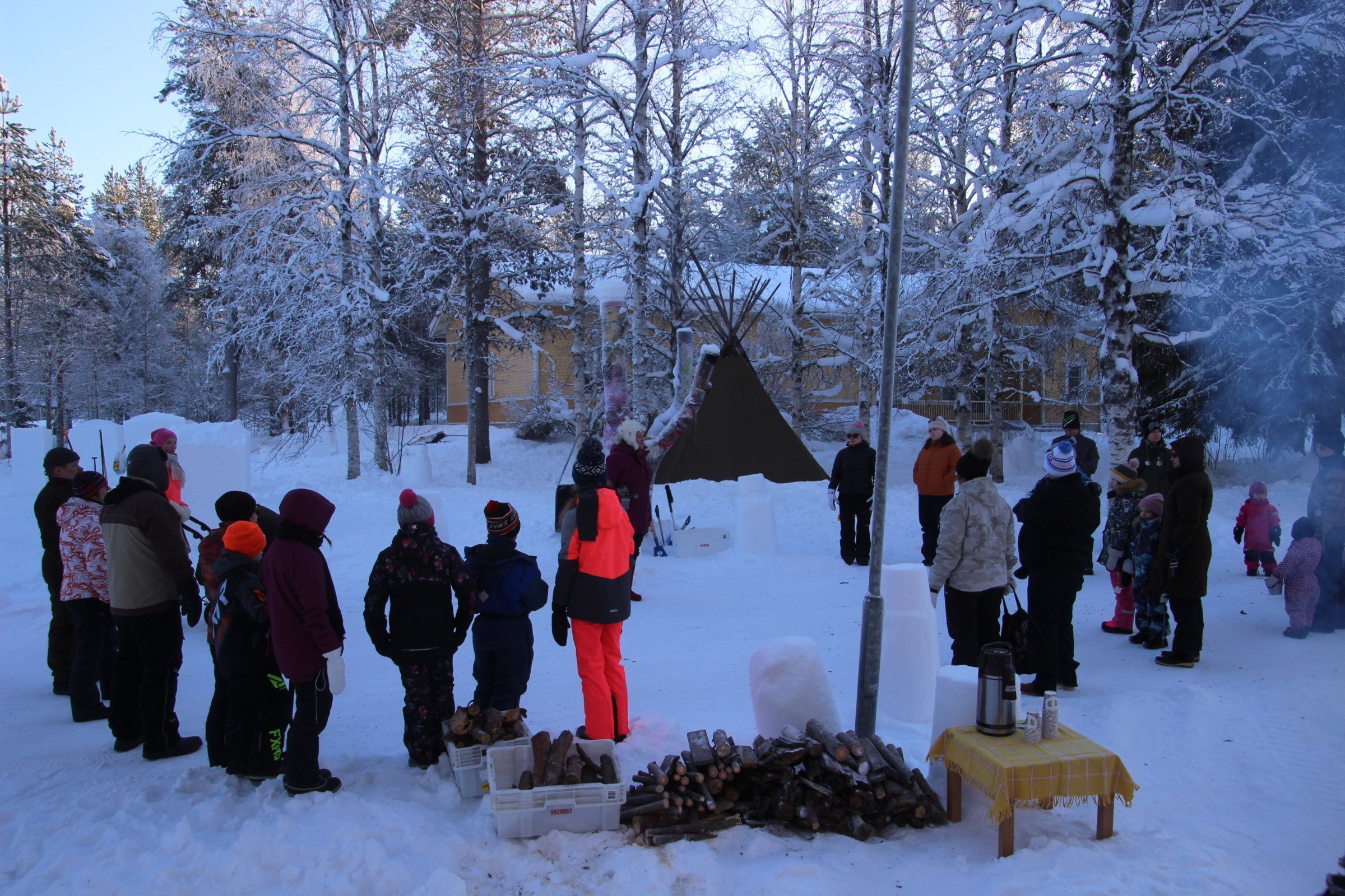 IMG_8568 Ystävänpäivän lumenveistotapahtuma Nivankylässä (c) Ari Laakso 2021